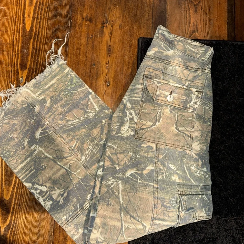 REVICE Camouflage Women Flare Jeans - Picture 3 of 7